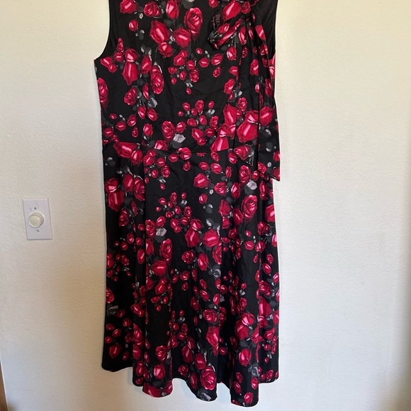 NWT-DRESS TELLS Fit & Flare Black Dress Floral Roses Size XXL tie detail - Picture 3 of 8